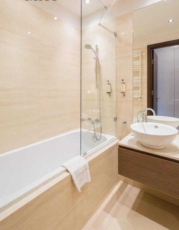 Platinum Tower - City Center - Golden Apartments Warsaw Ngoại thất bức ảnh