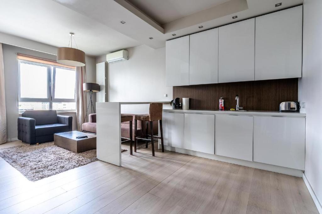 Platinum Tower - City Center - Golden Apartments Warsaw Ngoại thất bức ảnh